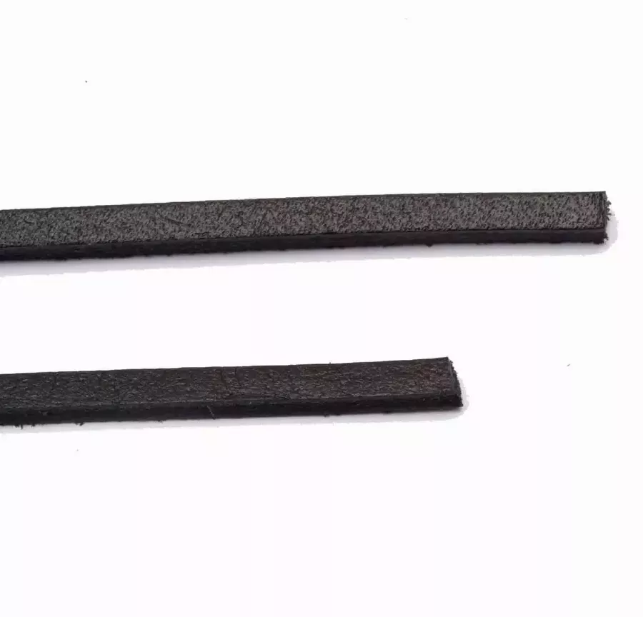 Lacet en cuir - S24 - 1 mètre 303 Lacet en cuir - S24 - 1 mètre 303
