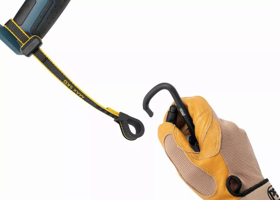 Interface de connexion PETZL TOOLINK L - outil à œillet jusqu'à 5 kg (pack de 5) - S050CA00 Interface de connexion PETZL TOOLINK L - outil à œillet jusqu'à 5 kg (pack de 5) - S050CA00